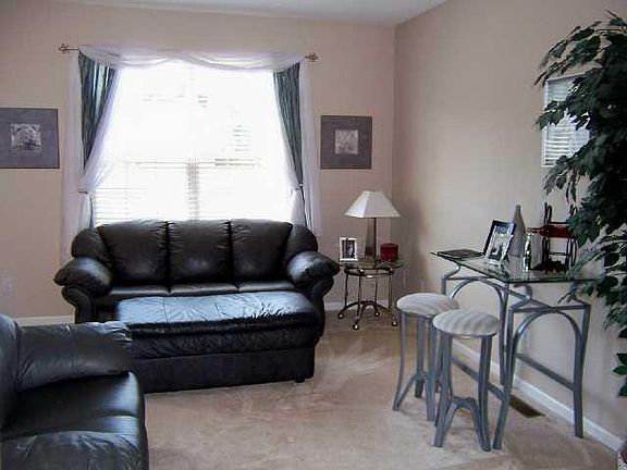 4th image of 2904 Waterford Ln