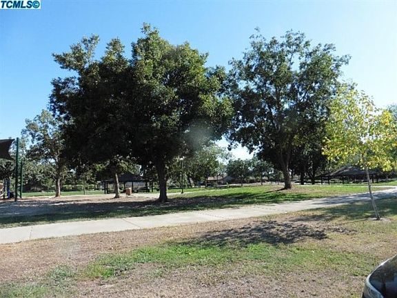 5th image of 608 E Buena Vista Ave