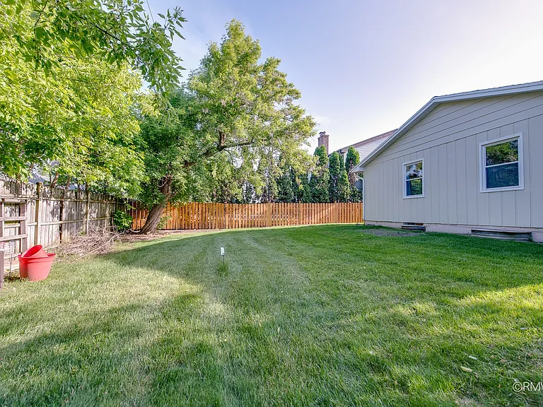 111 E Magnolia St — Photo 26