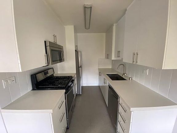 2nd image of 3130 S Barrington Ave APT H