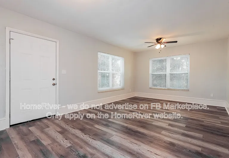 5206 N 15th St — Photo 2