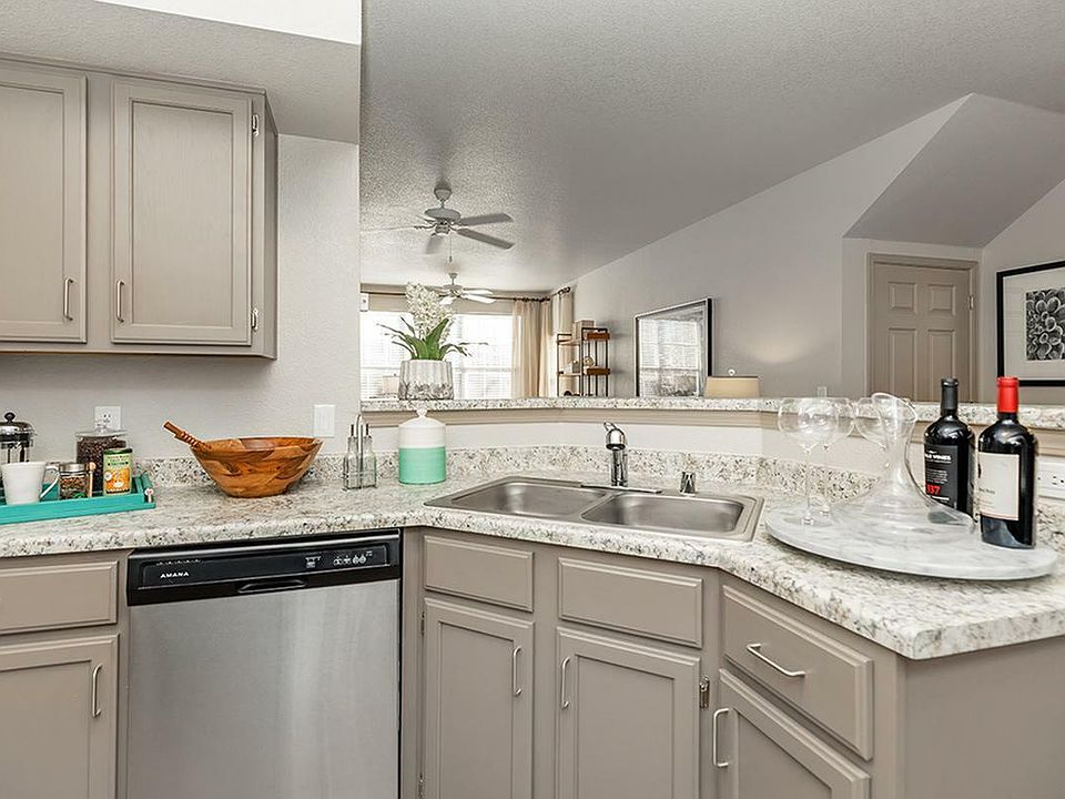 ully Equipped Kitchen in Apartments at Lifestyles at Pellicano, El Paso