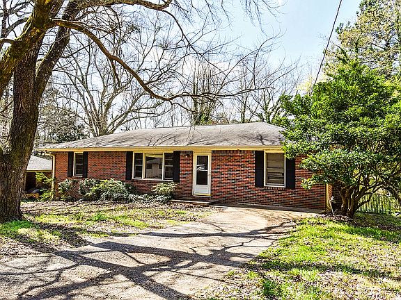 2nd image of 600 Oriole Dr SE