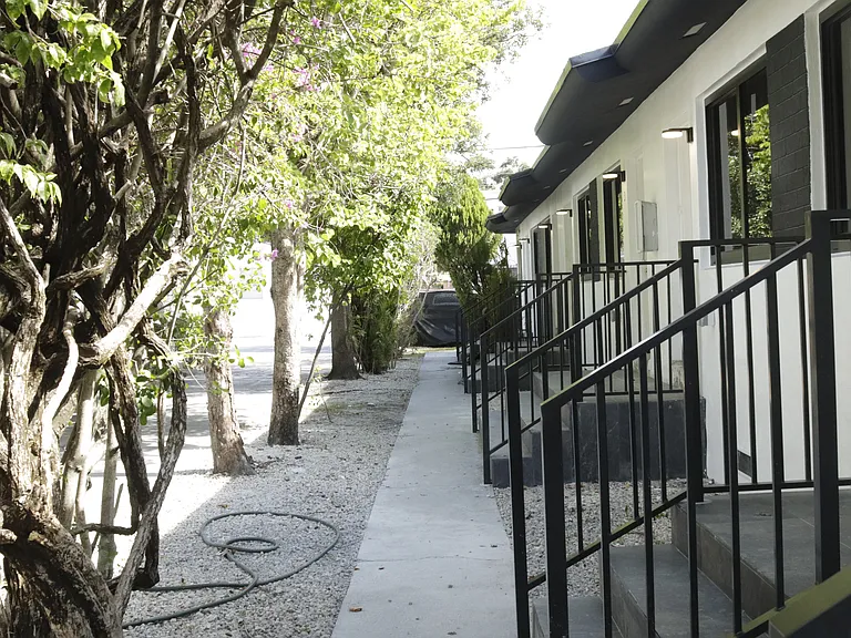 Riverside — Photo 6