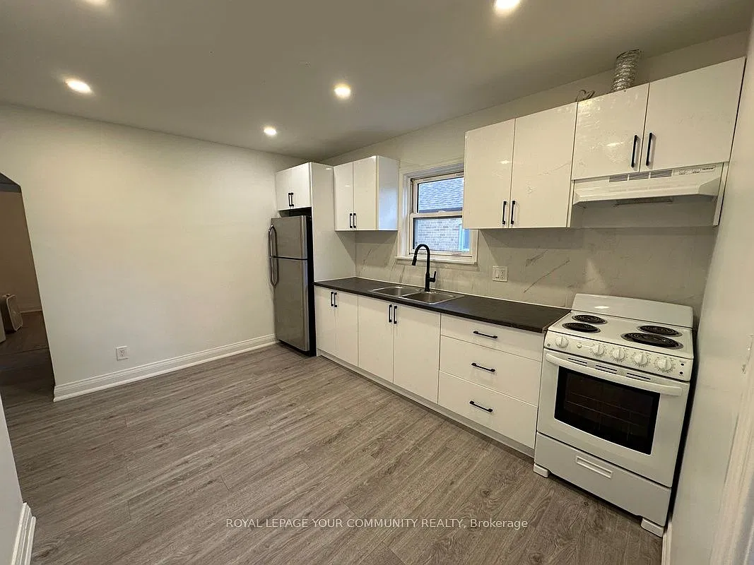 3 bed, $2,990 — Photo 2