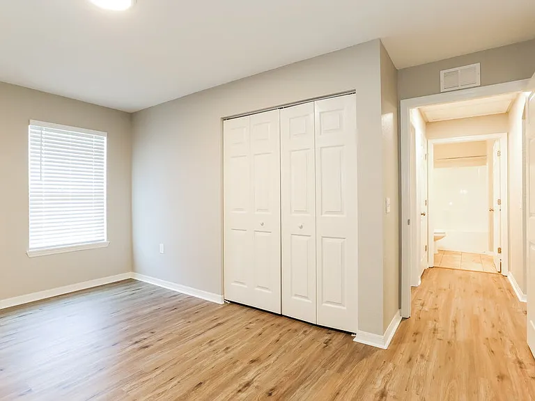 961 N Saint Johns St — Photo 13