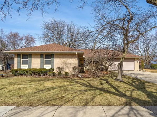 2311 Tanglewood Dr, Aurora, IL 60506