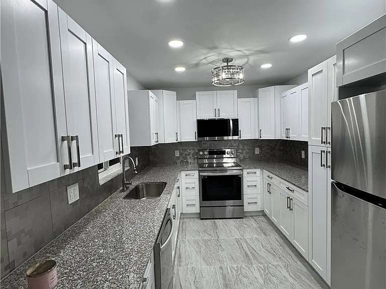 1201 Betmar Blvd — Photo 2