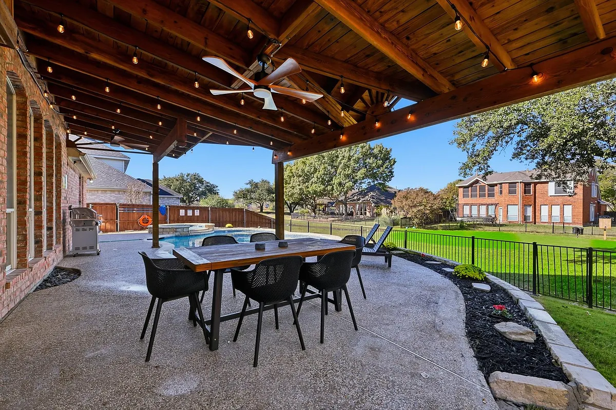 Building Photo - 4843 Golfside Dr