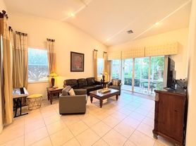 8155 Carnoustie Pl, Pt Saint Lucie, FL