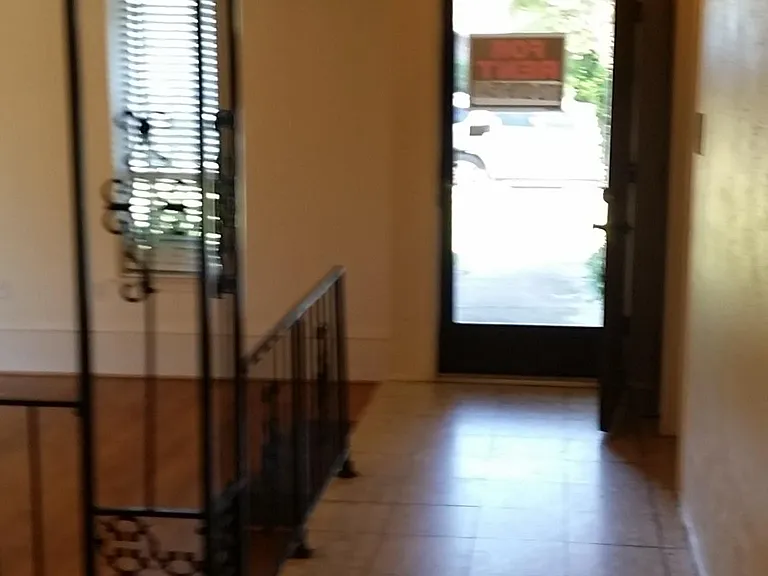 2115 Blossom Ln — Photo 34