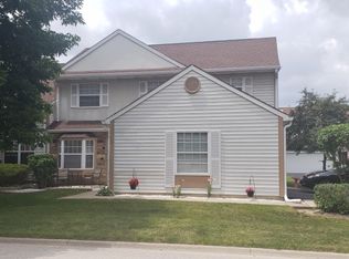345 Ascot Ln, Streamwood, IL