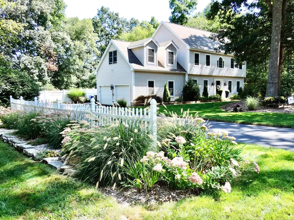20 Carriage Drive, East Hampton, CT 06424