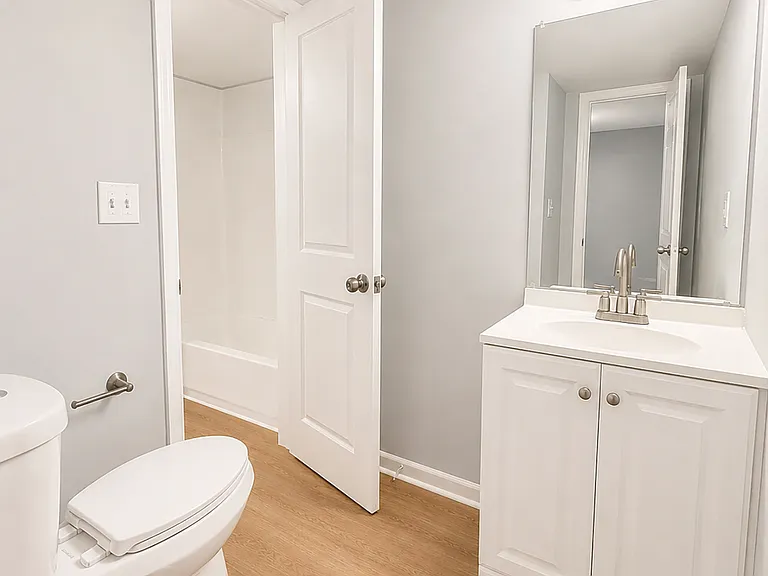 420 Fairfax Dr #B — Photo 14
