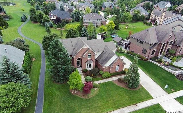 1st image of 48202 Hilltop Dr E
