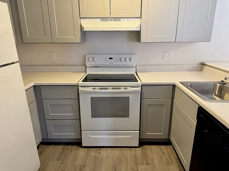 4501 Boardwalk Dr #J-J-91 — Photo 6
