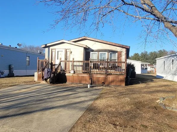 31 Poe Rd, North Brunswick, NJ 08902