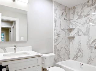 9585 Blake Park Ct, Fairfax, VA 22031