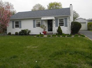 28 Jessen Ave, Deer Park, NY 11729