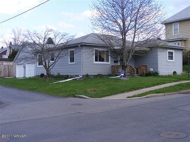 1st image of 307 Sidney St S