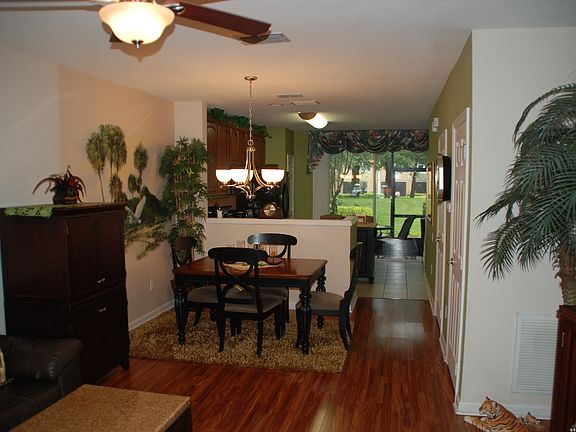3rd image of 1920 Stockton Dr