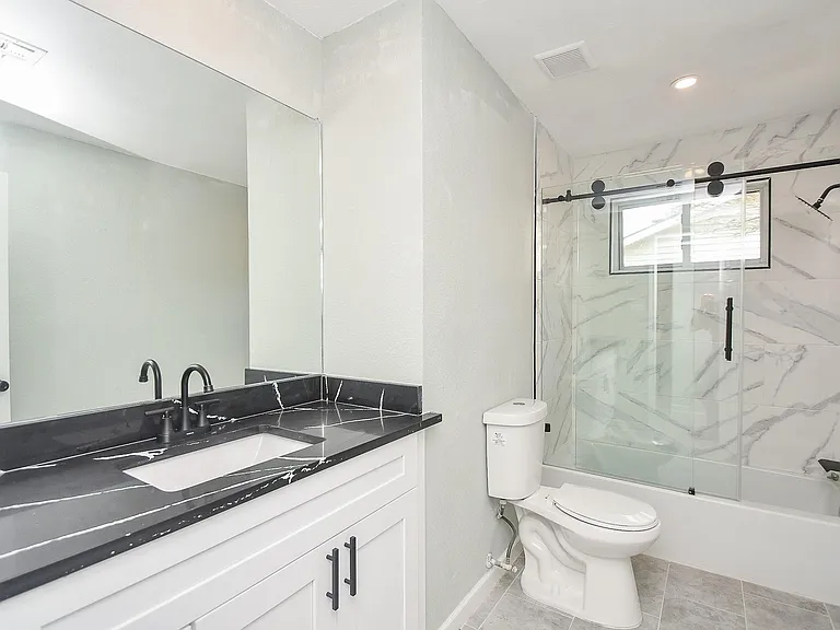 5850 Duxbury St — Photo 25