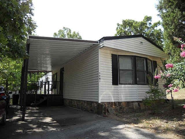 1st image of 1701 Carriage Way