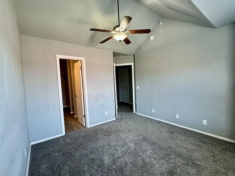 279 S Breakwater Ln — Photo 14