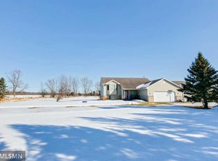 32781 Park Trl, Center City, MN 55012