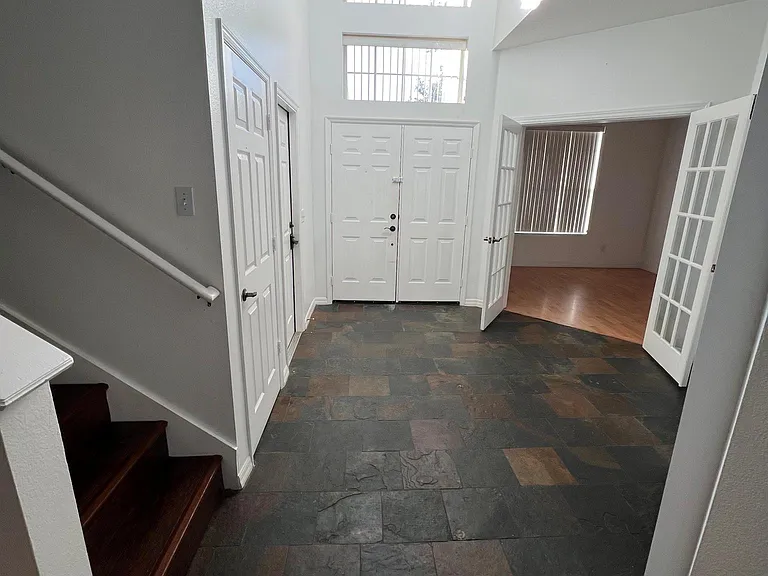 2415 Walnut Heights Rd — Photo 4