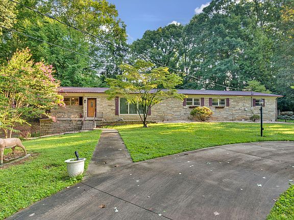 3rd image of 1352 Woodpointe Dr
