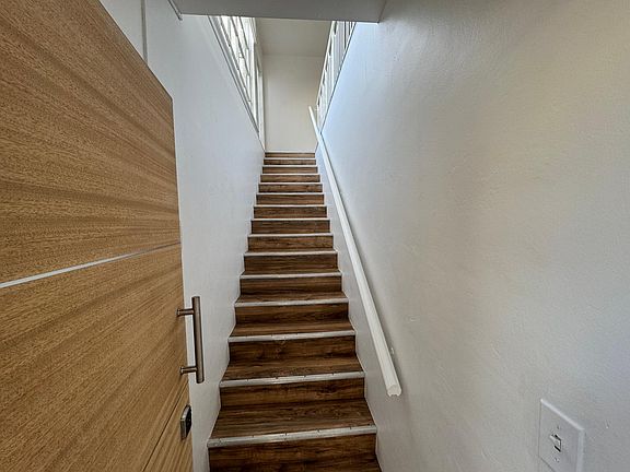 4th image of 1237 Prospect St Suite K
