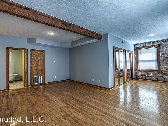 4th image of 2754 Harney St APT 9