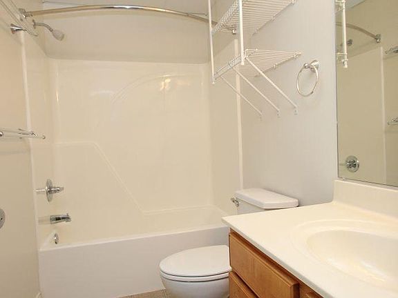 5th image of 3253 E Covenanter Dr APT 1