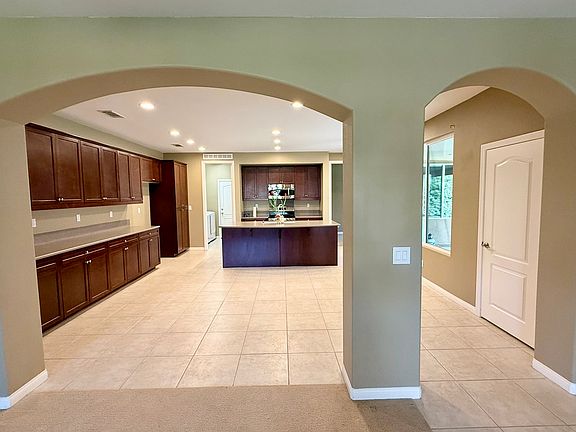3rd image of 10310 Oldham Ln