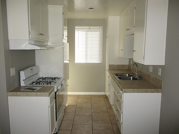 4th image of 1120 E 2nd St APT 11