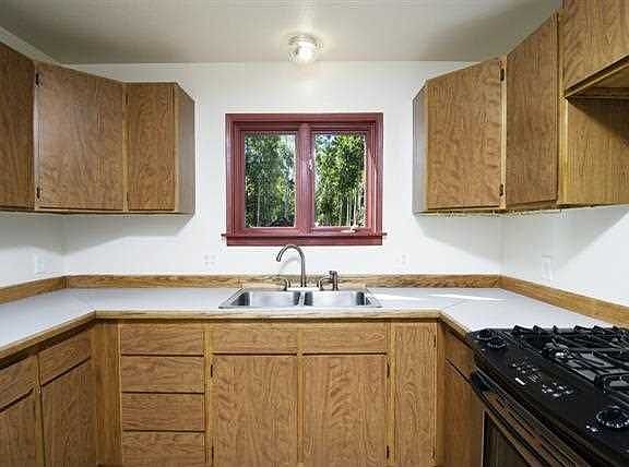 3rd image of 3570 Basin St