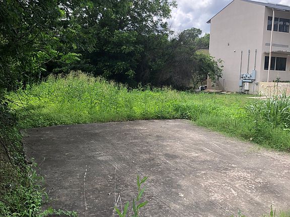3rd image of 5711 N New Braunfels Ave