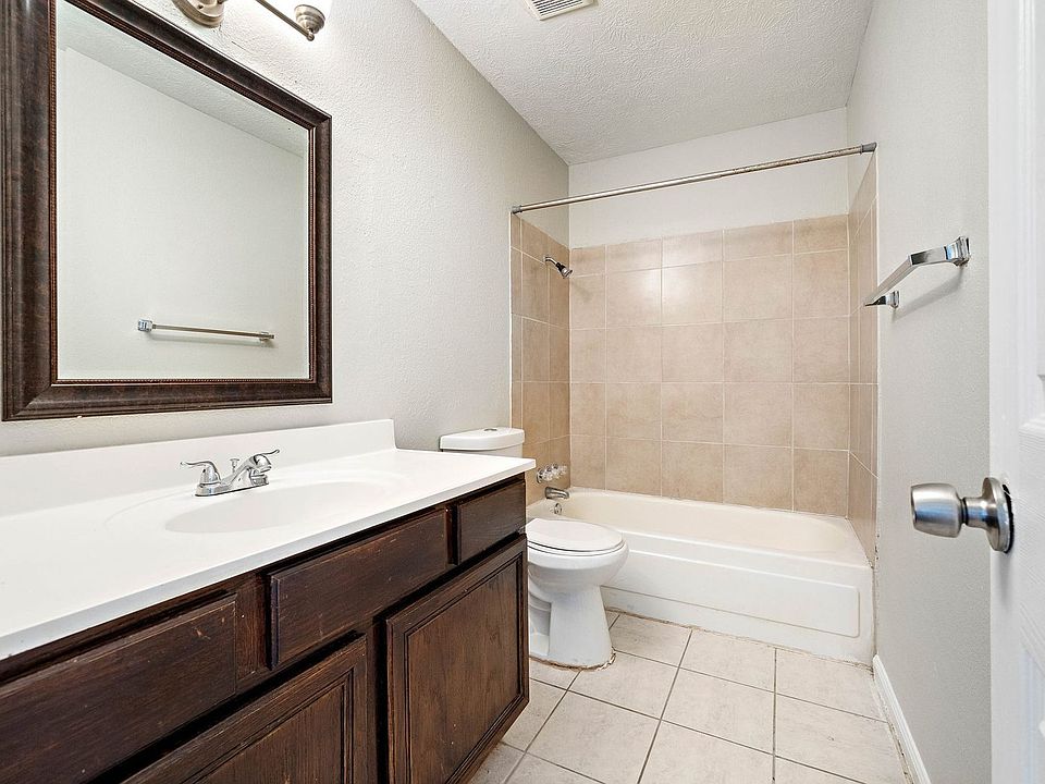 1st image of 3224 Scotch Moss Ln