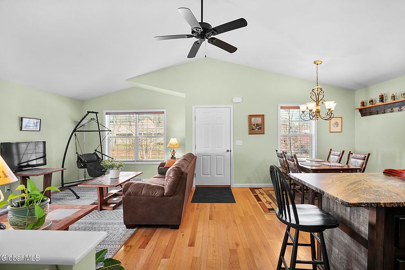 4th image of 26 Parkview Lane