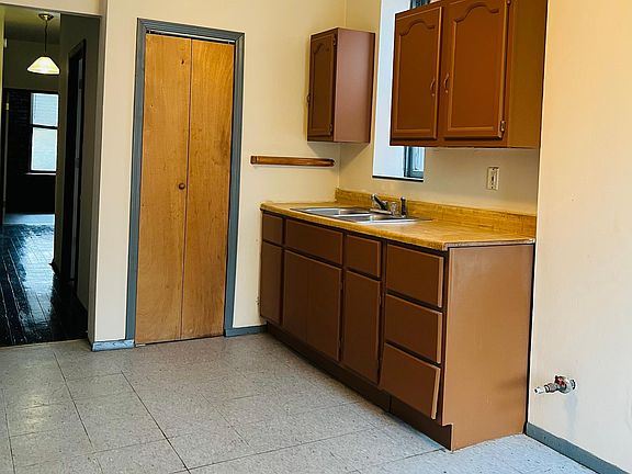 5th image of 3830 Louisiana Ave Floor 2