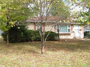 857 W Maple St, Nashville, IL 62263