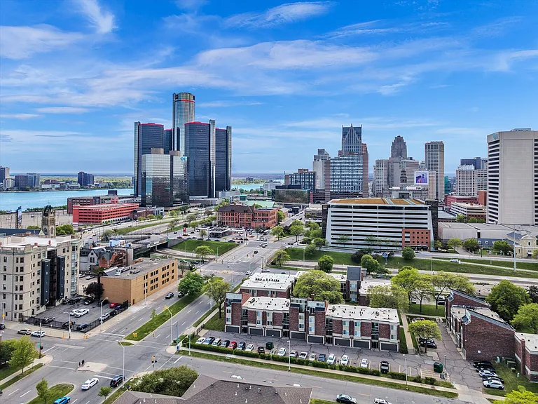 Lafayette Park Place - Detroit, MI — Photo 14