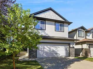114 E Everglen Cres SW, Calgary, AB T2Y 0G5
