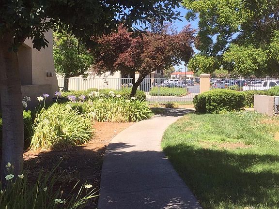 4th image of 5201 Laguna Oaks Dr Unit 25