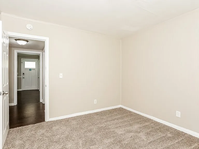 3037 Columbus Ave — Photo 11
