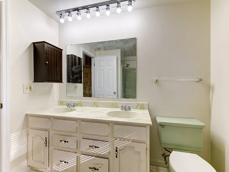 13 Cloverfield Dr — Photo 24
