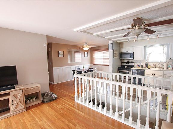 3rd image of 11939 Glen West Dr