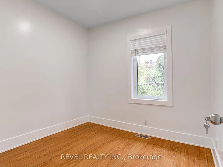 24 Kenora Cres #MAIN — Photo 11