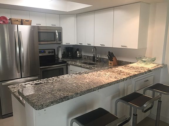 4th image of 6300 Padre Blvd